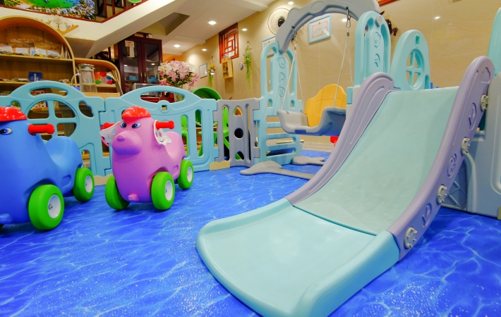 Cầu trượt giúp trẻ vui chơi